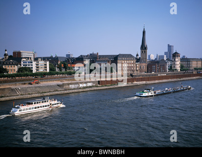 Germania Europa Duesseldorf Reno Westfalia del Nord Reno Città Vecchia vista Lambertus Chiesa annuncio LVA Foto Stock