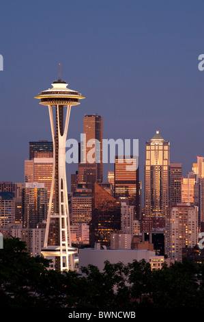 Immagine retrò dello skyline di Seattle dal Kerry Park al tramonto Foto Stock