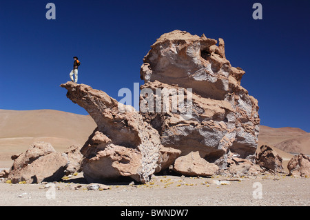 Il Cile America del Sud Monjes de la Pacana Altiplano vicino a San Pedro de Atacama montagne delle Ande Antofagasta landsca Foto Stock