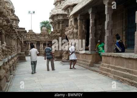 Kailasanatha tempio costruito dal re Pallava Narasimhavarman e figlio Mahendra VIII secolo in Kanchipuram,Tamil Nadu, India. Foto Stock