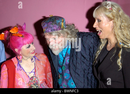 Designer Zandra Rhodes con il marchese di Bath e Ulla Turner (controllare ID) all'apertura della moda e museo tessile Bermondsey Foto Stock