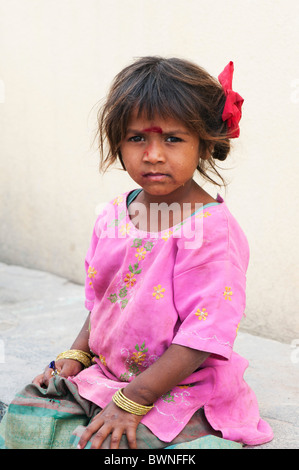 I giovani poveri di casta inferiore Indian street ragazza. Andhra Pradesh, India Foto Stock