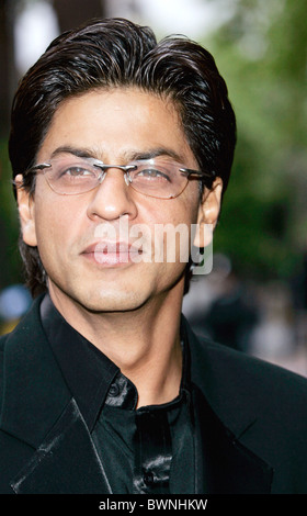 Attore di cinema Shah Rukh Khan, star di tante pellicole indiane, frequenta "l'estremo padiglioni' prestazioni di carità , Shaftesbury Theatre Foto Stock