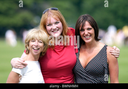 TV soap stelle L a R Helen Worth (di Coronation Street), Mikyla Dodd (di Hollyoaks) e Suranne Jones (di Coronation Street) Foto Stock