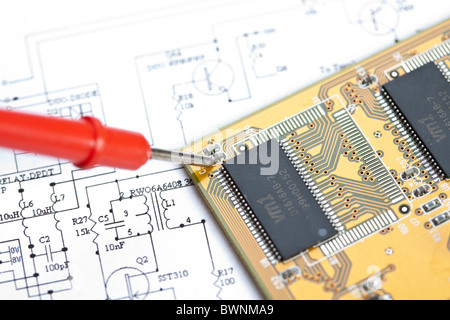 Un sistema elettronico di schema. Tecnologia ideale dello sfondo. Foto Stock