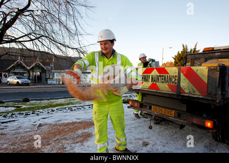 Consiglio gritting strade e pavimentazioni autostrada manutenzione Foto Stock