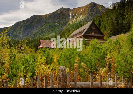 Popradske Pleso baita di montagna al di sotto del Alti Tatra in Slovacchia Foto Stock