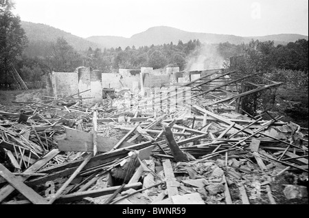 La guerra in Croazia - distrutto casa nella regione di Plaski, operazione tempesta (Oluja), Agosto 1995 Foto Stock