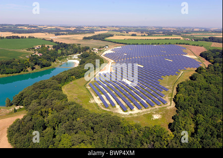 Saint-Clar-de-Lomagne (32): il più grande parco fotovoltaico in Francia Foto Stock