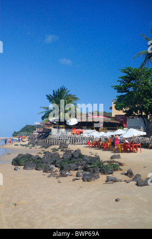 Sala da pranzo sulla spiaggia di Pipa, Brasile. Foto Stock