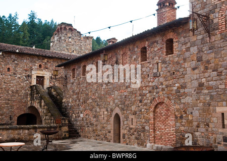 Castello di Amorosa azienda vinicola nella Valle di Napa California è una replica di un castello italiano Foto Stock