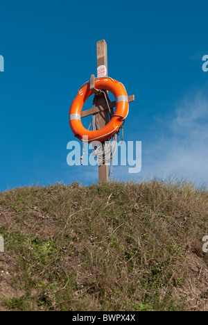 Anello arancione fornito dalla guardia costiera Foto Stock