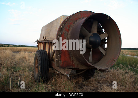 Agricoltura vento macchina per lo spandimento di semi Foto Stock