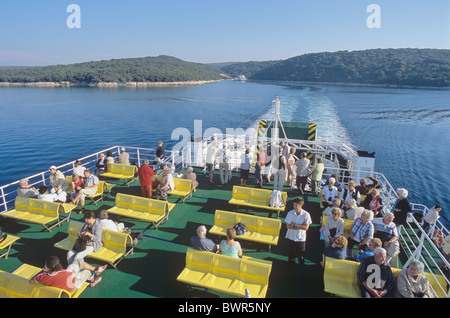 Croazia Europa Quarnero traghetto da Krk Isola di Cres Isola nave infrastruttura di trasporto mediterraneo co Foto Stock
