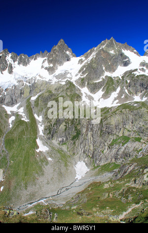 Svizzera Europa Canton Uri Wendenhorn Funffingerstock e Wasenhorn Susten Pass estate area Switzerl centrale Foto Stock