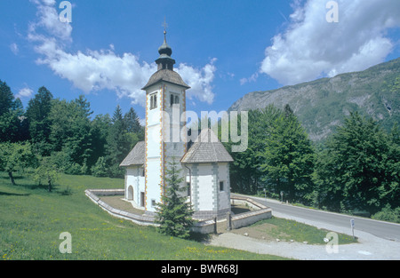 La Slovenia Bohinj villaggio chiesa dello Spirito Santo Sveti Duh chiesa Lago di Bohinj Europa Alpi Giulie mou cattolica Foto Stock