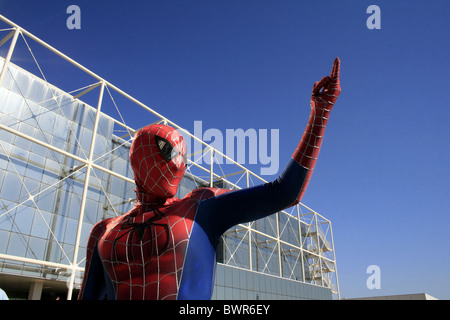 Uomo vestito da spiderman modello a romics trade show di roma 2010 Foto Stock