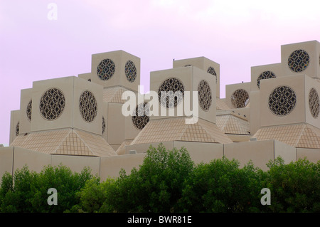 Il Qatar torri del vento Qatar University Doha Arabian Peninsula orientale orientale Orient windcatcher conditionin aria Foto Stock