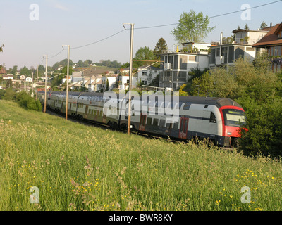 Svizzera Europa Uerikon Zurigo S-Bahn stazione della metropolitana S7 Linea RABe 514 Double Decker treno ferroviario FFS transpo Foto Stock