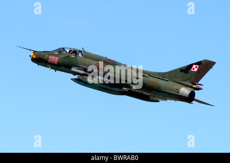 Sukhoi Su-22 UM-3k jet fighter azionato dal polacco della Air Force uscire da RAF Fairford Foto Stock