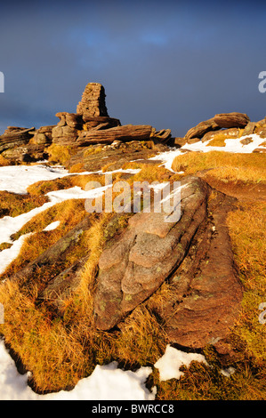 Summit cairn trig punto su Tom Na Gruagaich, Beinn Alligin, Torridon, Wester Ross, Highlands scozzesi Foto Stock