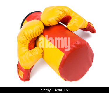 Un boxing per bambini kit - guanti e un sacco da boxe Foto Stock