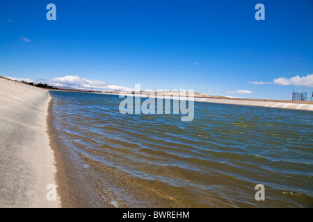 Il California acquedotto è stato il più grande e il più lungo dell'acqua sistema di trasporto di Palmdale, Contea di Los Angeles, California, Stati Uniti d'America Foto Stock