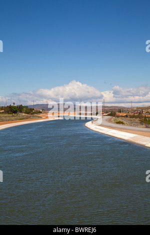 Il California acquedotto è stato il più grande e il più lungo dell'acqua sistema di trasporto di Palmdale, Contea di Los Angeles, California, Stati Uniti d'America Foto Stock