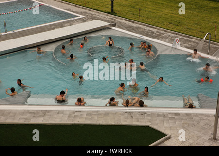 Svizzera Europa Pontresina Bellavita piscina all'aperto all'aperto al di fuori del Cantone dei Grigioni Grigioni Grigioni Enga Foto Stock