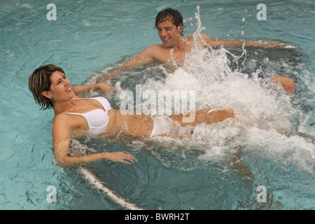 Svizzera Europa Pontresina Bellavita piscina all'aperto all'aperto al di fuori del Cantone dei Grigioni Grigioni Grigioni Enga Foto Stock