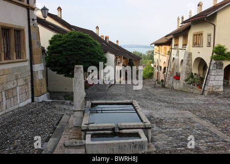 Svizzera Europa comune Erlach Outdoor all'aperto al di fuori del Cantone di Berna Berna città piccola città vecchia storica med Foto Stock