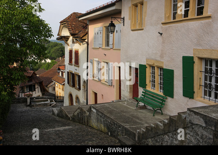 Svizzera Europa comune Erlach Outdoor all'aperto al di fuori del Cantone di Berna Berna città piccola città vecchia storica med Foto Stock