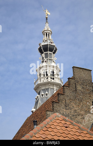 Torre dell'ex municipio (XIV secolo), oggi museo nel porto medievale Zierikzee, Zeeland (Zelanda), Paesi Bassi Foto Stock