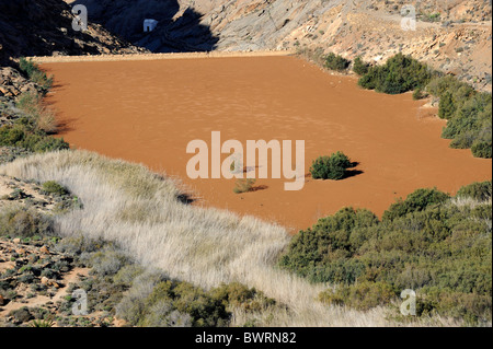 Ex serbatoio, Embalse de las Penitas in Vega de Rio de las Palmas con la Cappella Ermita de la Virgen de la Peña, alloggiamento Foto Stock