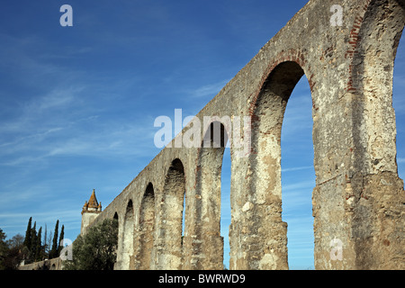 Antico Acquedotto a Evora Alto Alentejo Portogallo Europa Foto Stock