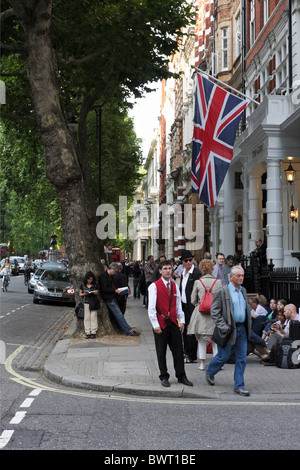 Le code di fan in attesa annuale di ultimo vicina della prom presso la Royal Albert Hall di Londra. Foto Stock