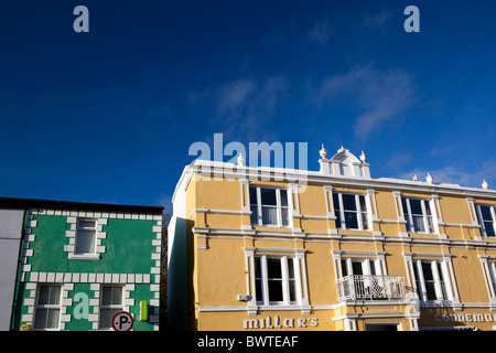 Tipico del XIX secolo in vetrine Clifden, Co Galway, Connemara, Irlanda Foto Stock