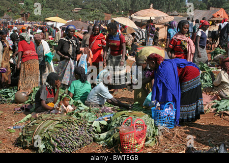 Tipico Mercato di scena a Hagere Mariam, sud Etiopia Foto Stock