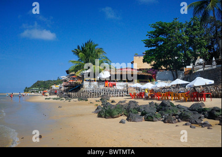 Il ristorante sulla spiaggia cittadina, Pipa, Brasile Foto Stock