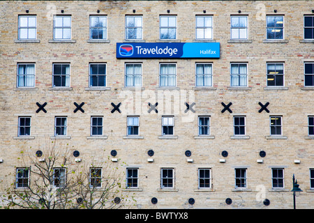 Travelodge At Dean Clough Halifax West Yorkshire Inghilterra Foto Stock