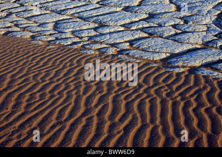 Area di argilla antico lago-letto esposta da eroso Foto Stock