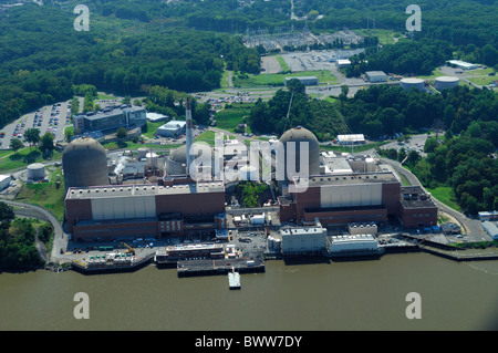 Vista aerea della centrale nucleare di Indian Point Energy Center sul fiume Hudson, Buchanan, nello stato di New York, Stati Uniti d'America Foto Stock