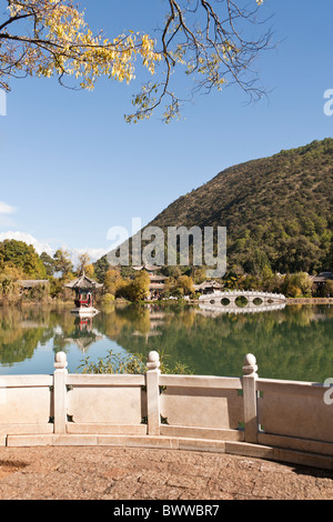 Drago Nero piscina, Lijiang, nella provincia dello Yunnan in Cina Foto Stock