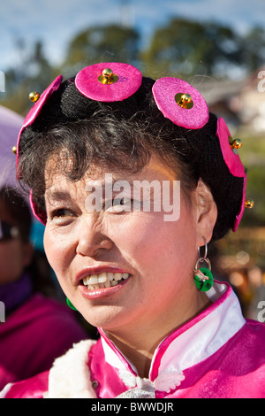 Donna Naxi, Lijiang, nella provincia dello Yunnan in Cina Foto Stock