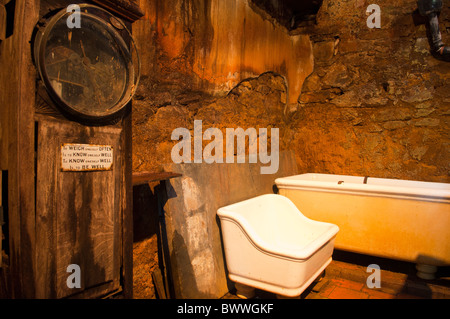 Trefriw pozzi o spa nel villaggio di Treriw nel Conwy Valley. Molto popolare nel periodo Vittoriano, tempi ora un'attrazione turistica Foto Stock