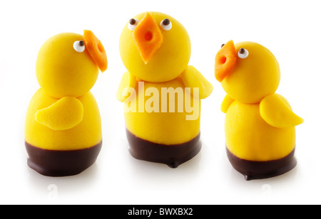 Il marzapane pulcini per Pasqua o la molla Foto Stock