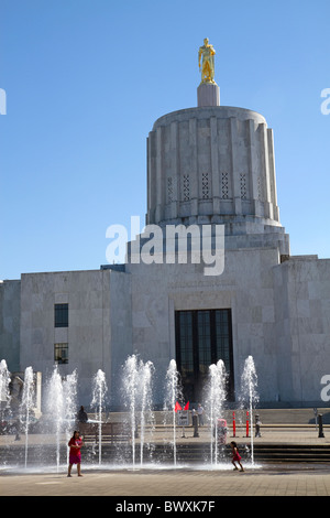 La Oregon State Capitol Building si trova in Salem, Oregon, Stati Uniti d'America. Foto Stock