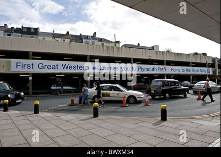 Di fronte Plymouth stazione ferroviaria, Devon, Regno Unito Foto Stock