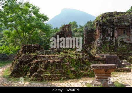 Rovinato tempio a mio figlio in Viet Nam Foto Stock