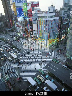 Pedonale pedonale strisce del Giappone Asia crocevia intersezione Shinjuku Dori panoramica di Tokyo Foto Stock